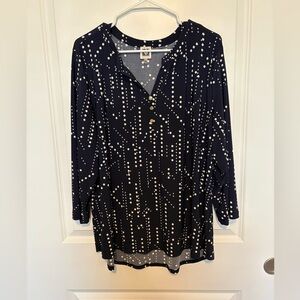 Like new Anne Klein 2x Navy and white 3/4 sleeve top